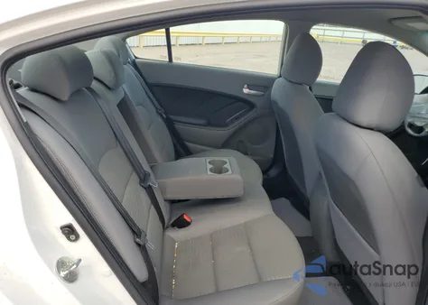 2017 Kia Forte Lx z USA, uszkodzony, nr VIN 3KPFL4A76HE047461